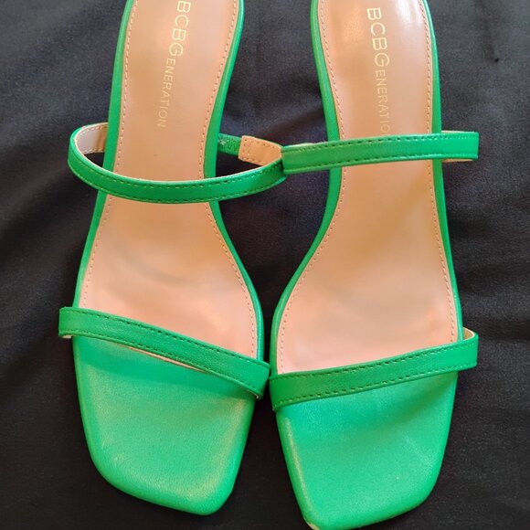 Light green heels - Picture 2 of 7